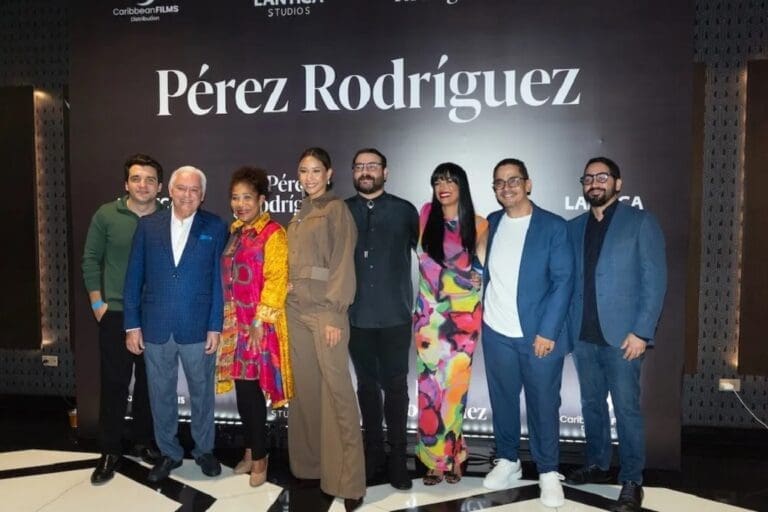 p-rez-rodr-guez-mirada-sat-rica-de-una-familia-dominicana-cinema